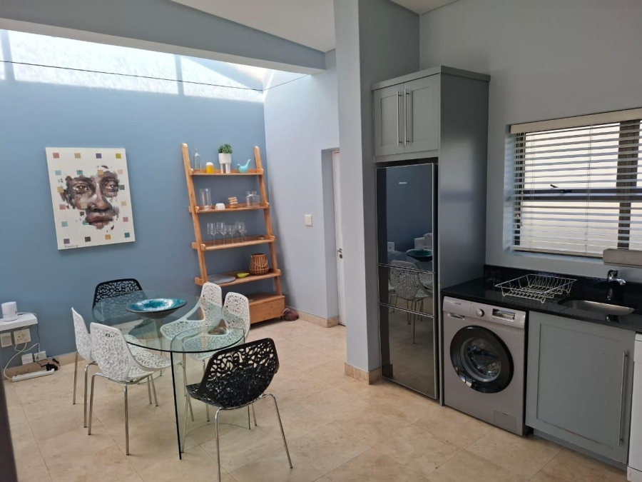 To Let 2 Bedroom Property for Rent in Green Point Western Cape